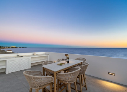 LUXURY FIVE-BEDROOM BEACHFRONT VILLA ON ESTEPONA’S NEW GOLDEN MILE