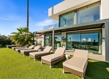 LUXURY FIVE-BEDROOM BEACHFRONT VILLA ON ESTEPONA’S NEW GOLDEN MILE