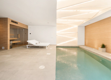 LUXURY FIVE-BEDROOM BEACHFRONT VILLA ON ESTEPONA’S NEW GOLDEN MILE