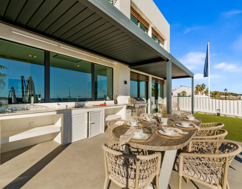 LUXURY FIVE-BEDROOM BEACHFRONT VILLA ON ESTEPONA’S NEW GOLDEN MILE