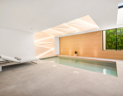 LUXURY FIVE-BEDROOM BEACHFRONT VILLA ON ESTEPONA’S NEW GOLDEN MILE