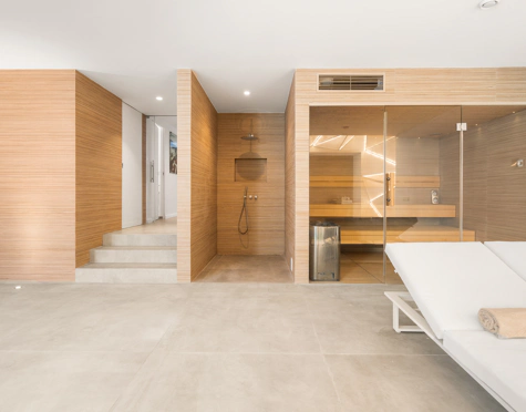 LUXURY FIVE-BEDROOM BEACHFRONT VILLA ON ESTEPONA’S NEW GOLDEN MILE