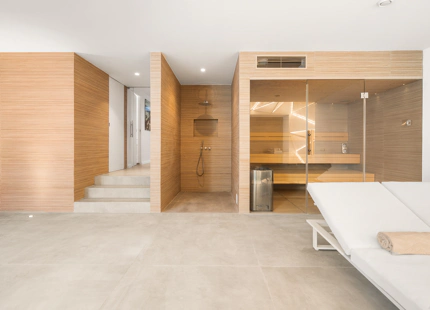 LUXURY FIVE-BEDROOM BEACHFRONT VILLA ON ESTEPONA’S NEW GOLDEN MILE