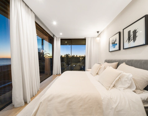 LUXURY FIVE-BEDROOM BEACHFRONT VILLA ON ESTEPONA’S NEW GOLDEN MILE