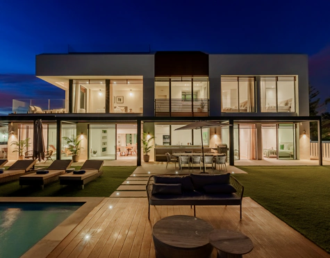 LUXURY FIVE-BEDROOM BEACHFRONT VILLA ON ESTEPONA’S NEW GOLDEN MILE