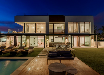 LUXURY FIVE-BEDROOM BEACHFRONT VILLA ON ESTEPONA’S NEW GOLDEN MILE