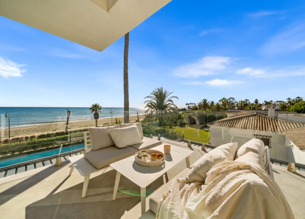 LUXURY FIVE-BEDROOM BEACHFRONT VILLA ON ESTEPONA’S NEW GOLDEN MILE