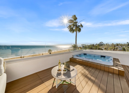 LUXURY FIVE-BEDROOM BEACHFRONT VILLA ON ESTEPONA’S NEW GOLDEN MILE
