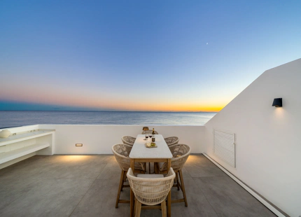 LUXURY FIVE-BEDROOM BEACHFRONT VILLA ON ESTEPONA’S NEW GOLDEN MILE