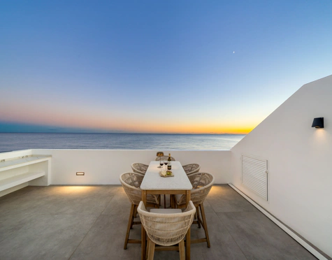 LUXURY FIVE-BEDROOM BEACHFRONT VILLA ON ESTEPONA’S NEW GOLDEN MILE