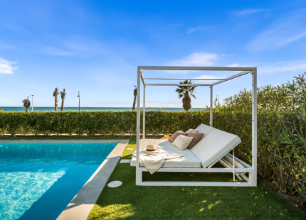 LUXURY FIVE-BEDROOM BEACHFRONT VILLA ON ESTEPONA’S NEW GOLDEN MILE