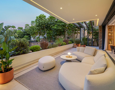 STUNNING FOUR-BEDROOM VILLA ON THE NEW GOLDEN MILE