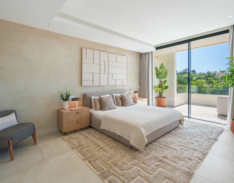 STUNNING FOUR-BEDROOM VILLA ON THE NEW GOLDEN MILE
