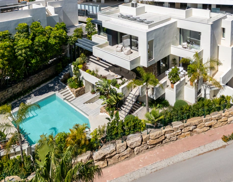 STUNNING FOUR-BEDROOM VILLA ON THE NEW GOLDEN MILE