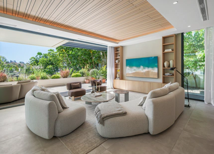 STUNNING FOUR-BEDROOM VILLA ON THE NEW GOLDEN MILE