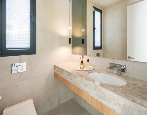 STUNNING FOUR-BEDROOM VILLA ON THE NEW GOLDEN MILE