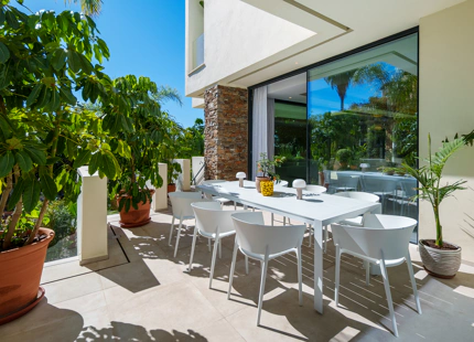 STUNNING FOUR-BEDROOM VILLA ON THE NEW GOLDEN MILE