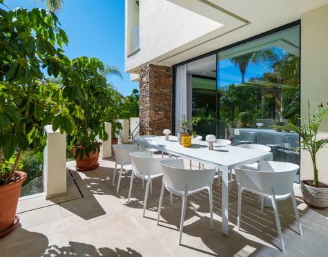 STUNNING FOUR-BEDROOM VILLA ON THE NEW GOLDEN MILE
