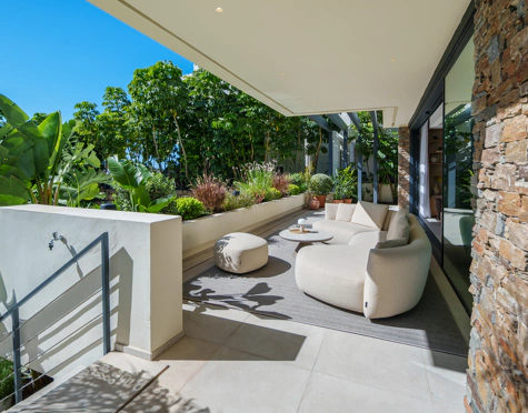 STUNNING FOUR-BEDROOM VILLA ON THE NEW GOLDEN MILE