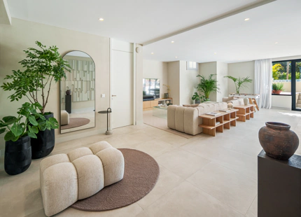STUNNING FOUR-BEDROOM VILLA ON THE NEW GOLDEN MILE