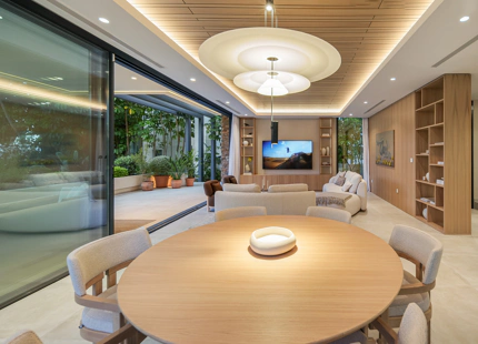 STUNNING FOUR-BEDROOM VILLA ON THE NEW GOLDEN MILE