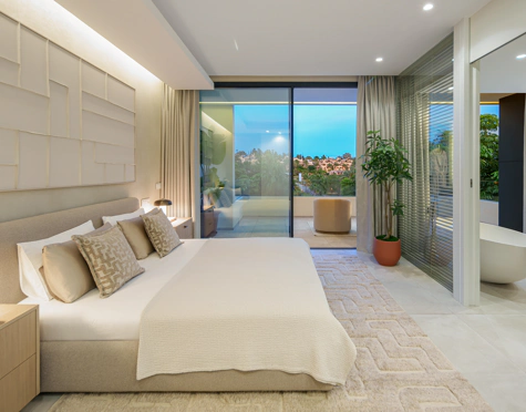 STUNNING FOUR-BEDROOM VILLA ON THE NEW GOLDEN MILE