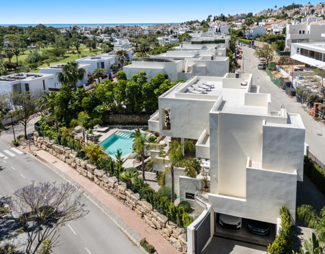 STUNNING FOUR-BEDROOM VILLA ON THE NEW GOLDEN MILE