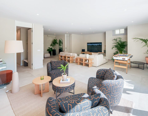 STUNNING FOUR-BEDROOM VILLA ON THE NEW GOLDEN MILE