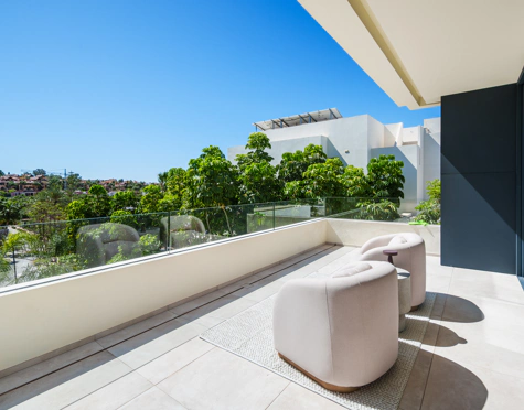 STUNNING FOUR-BEDROOM VILLA ON THE NEW GOLDEN MILE