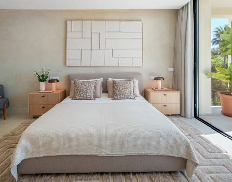 STUNNING FOUR-BEDROOM VILLA ON THE NEW GOLDEN MILE