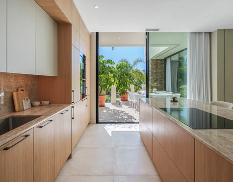 STUNNING FOUR-BEDROOM VILLA ON THE NEW GOLDEN MILE