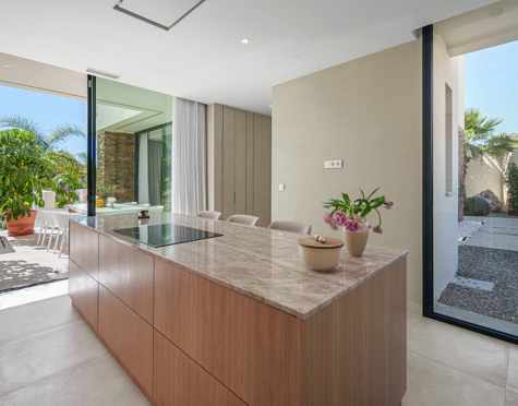 STUNNING FOUR-BEDROOM VILLA ON THE NEW GOLDEN MILE