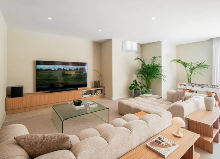 STUNNING FOUR-BEDROOM VILLA ON THE NEW GOLDEN MILE