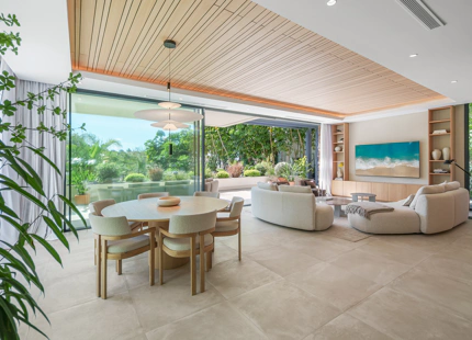 STUNNING FOUR-BEDROOM VILLA ON THE NEW GOLDEN MILE