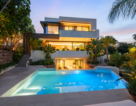 STUNNING FOUR-BEDROOM VILLA ON THE NEW GOLDEN MILE