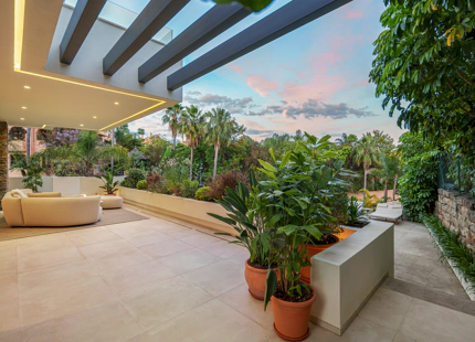 STUNNING FOUR-BEDROOM VILLA ON THE NEW GOLDEN MILE