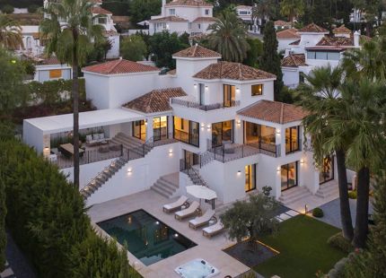 EXCEPTIONAL 4-BEDROOM LUXURY VILLA IN LA CERQUILLA, NUEVA ANDALUCÍA