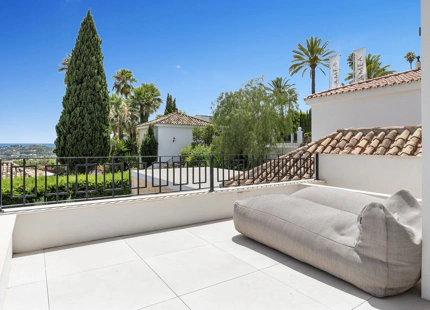 EXCEPTIONAL 4-BEDROOM LUXURY VILLA IN LA CERQUILLA, NUEVA ANDALUCÍA