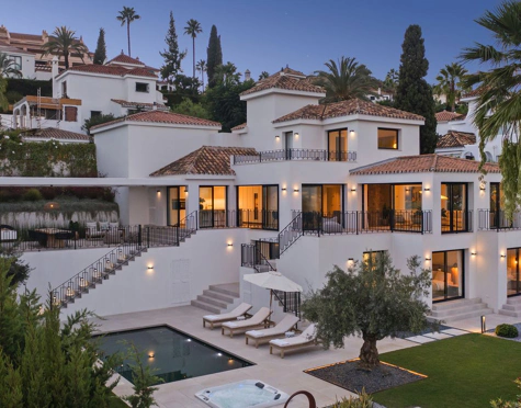 EXCEPTIONAL 4-BEDROOM LUXURY VILLA IN LA CERQUILLA, NUEVA ANDALUCÍA