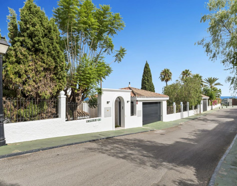 EXCEPTIONAL 4-BEDROOM LUXURY VILLA IN LA CERQUILLA, NUEVA ANDALUCÍA