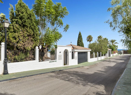 EXCEPTIONAL 4-BEDROOM LUXURY VILLA IN LA CERQUILLA, NUEVA ANDALUCÍA