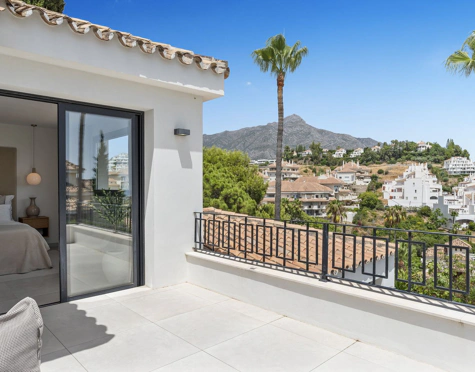 EXCEPTIONAL 4-BEDROOM LUXURY VILLA IN LA CERQUILLA, NUEVA ANDALUCÍA