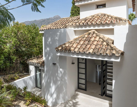 EXCEPTIONAL 4-BEDROOM LUXURY VILLA IN LA CERQUILLA, NUEVA ANDALUCÍA