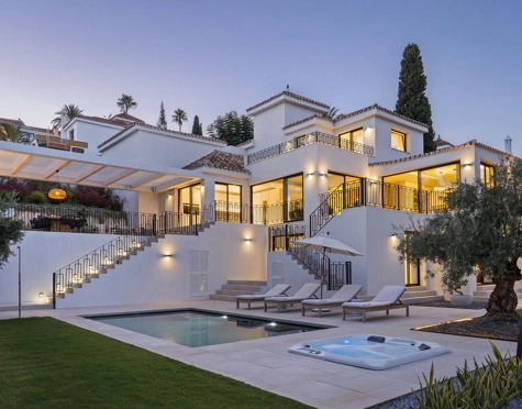 EXCEPTIONAL 4-BEDROOM LUXURY VILLA IN LA CERQUILLA, NUEVA ANDALUCÍA