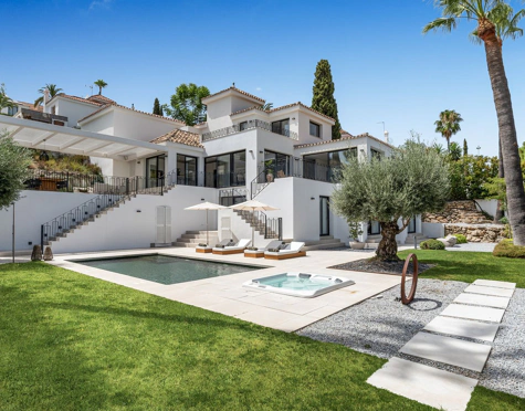 EXCEPTIONAL 4-BEDROOM LUXURY VILLA IN LA CERQUILLA, NUEVA ANDALUCÍA