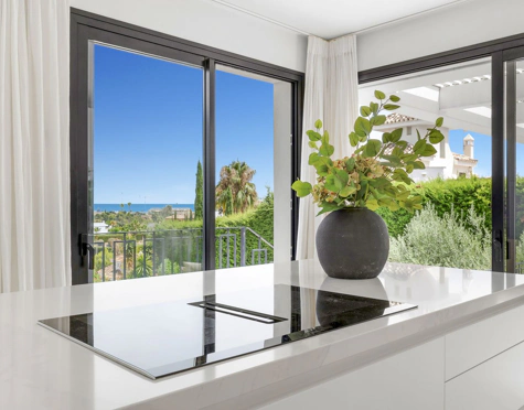 EXCEPTIONAL 4-BEDROOM LUXURY VILLA IN LA CERQUILLA, NUEVA ANDALUCÍA