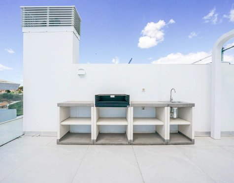 STUNNING SOUTH-FACING PENTHOUSE WITH SEA VIEWS IN FUENGIROLA