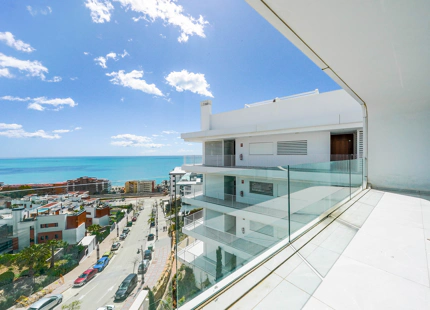 STUNNING SOUTH-FACING PENTHOUSE WITH SEA VIEWS IN FUENGIROLA