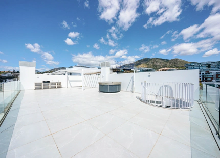 STUNNING SOUTH-FACING PENTHOUSE WITH SEA VIEWS IN FUENGIROLA