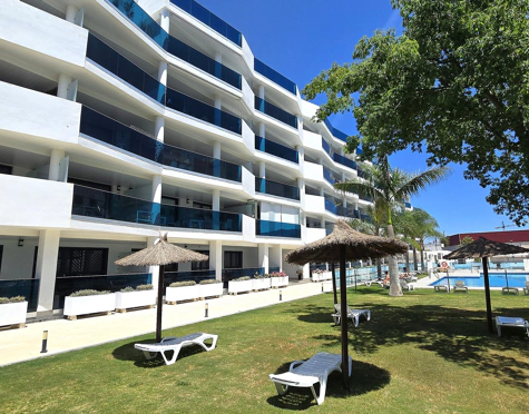 ELEGANT PENTHOUSE WITH EXPANSIVE TERRACE IN MIJAS